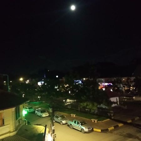 Captain Chim S Guesthouse Kampot Buitenkant foto